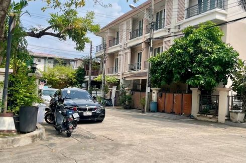 3 Bedroom Townhouse for sale in Casa City Nuanjan 2, Nuan Chan, Bangkok