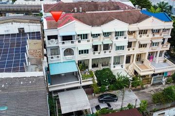 5 Bedroom Townhouse for rent in Wat Tha Phra, Bangkok near MRT Tha Phra