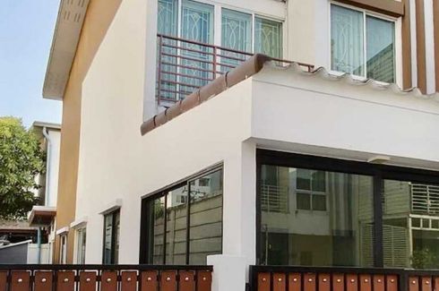 3 Bedroom Townhouse for sale in Tha Raeng, Bangkok near MRT Vatcharaphon