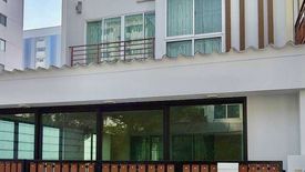 3 Bedroom Townhouse for sale in Tha Raeng, Bangkok near MRT Vatcharaphon