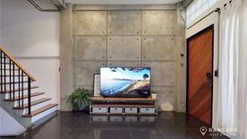 5 Bedroom Townhouse for sale in Khlong Tan Nuea, Bangkok