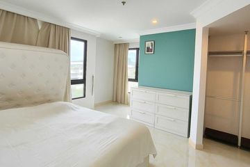 3 Bedroom Condo for sale in Wat Phraya Krai, Bangkok