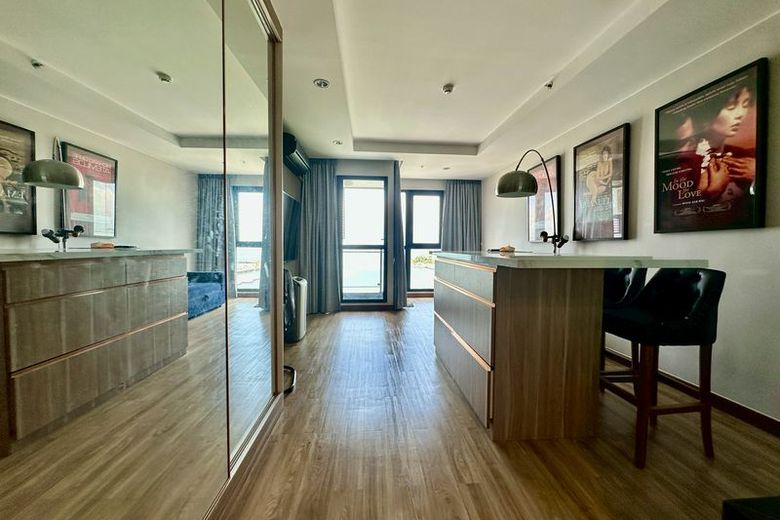 1 Bedroom Condo
