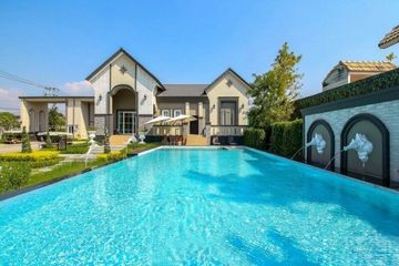 5 Bedroom Townhouse for rent in Na Kluea, Chonburi