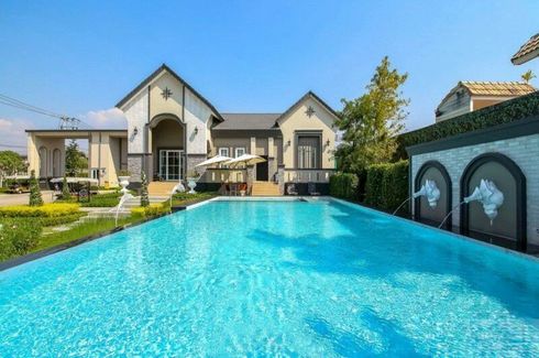 5 Bedroom Townhouse for rent in Na Kluea, Chonburi