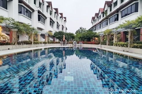 4 Bedroom Townhouse for rent in Phra Khanong Nuea, Bangkok near BTS Ekkamai