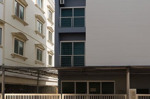 3 Bedroom Townhouse for rent in Sam Sen Nok, Bangkok