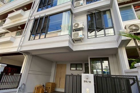 4 Bedroom Townhouse for sale in Phra Khanong Nuea, Bangkok
