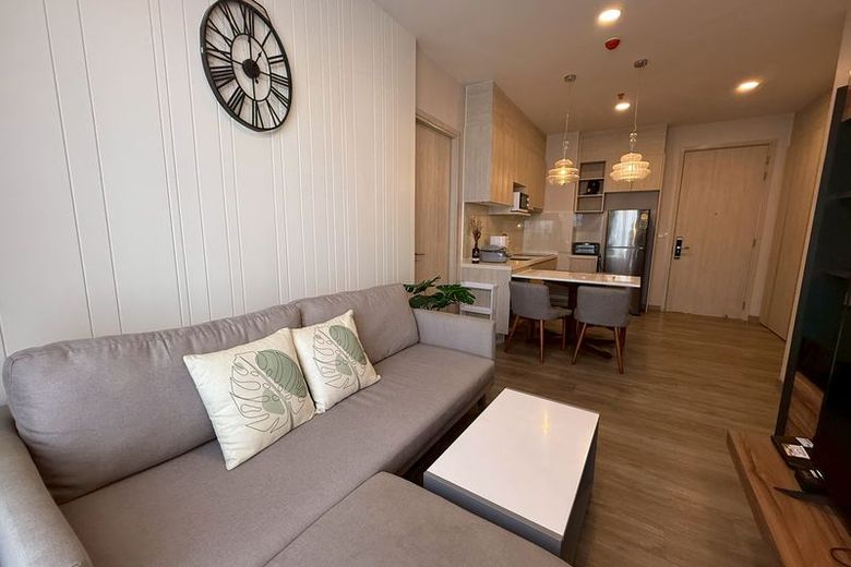 2 Bedroom Condo For Rent