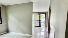 4 Bedroom Townhouse for sale in Tha Raeng, Bangkok