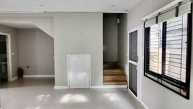 4 Bedroom Townhouse for sale in Tha Raeng, Bangkok