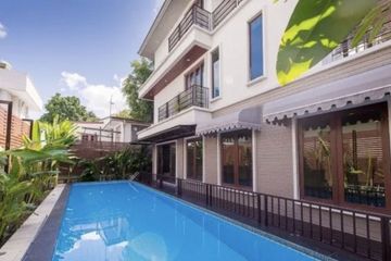 5 Bedroom House for rent in Khlong Tan Nuea, Bangkok