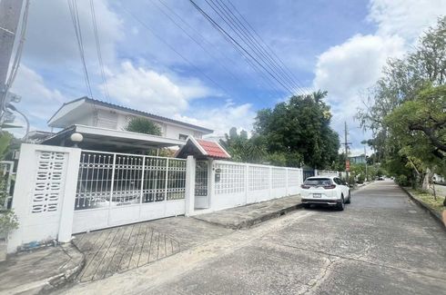 3 Bedroom House for sale in Sena Niwet 1 Village, Chorakhe Bua, Bangkok