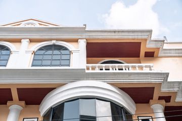 5 Bedroom Townhouse for rent in Khlong Tan Nuea, Bangkok