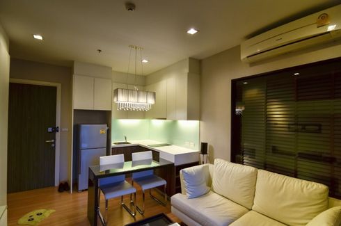 1 Bedroom Condo for rent in Urbano Absolute Sathon - Taksin, Khlong Ton Sai, Bangkok near BTS Krung Thon Buri