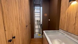 Commercial for sale in Silom, Bangkok near BTS Chong Nonsi