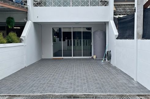 4 Bedroom Townhouse for rent in Bang Kapi, Bangkok near MRT Pradit Manutham
