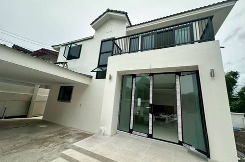 4 Bedroom House for rent in Phra Khanong Nuea, Bangkok near BTS Phra Khanong