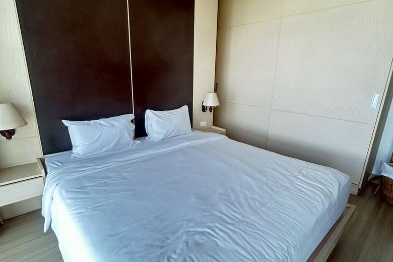 1 Bedroom Condo For Rent