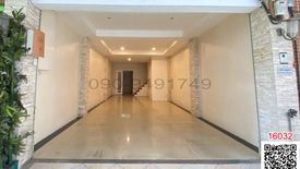 3 Bedroom Commercial for rent in Wang Mai, Bangkok near BTS National Stadium