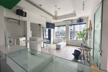 1 Bedroom Commercial for rent in Khlong Tan Nuea, Bangkok