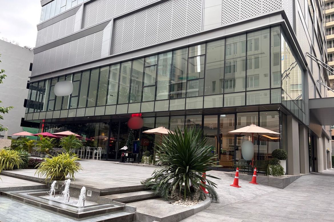 Space for Rent near BTS Asoke & Phrom Phong Ideal for Clinic Spa