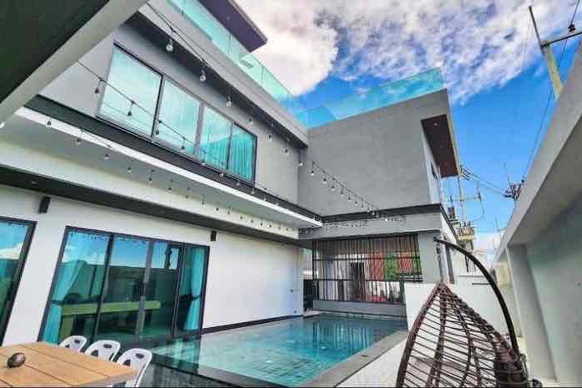 Modern Pool Villa For Rent