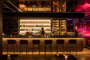 Commercial for rent in Khlong Tan Nuea, Bangkok