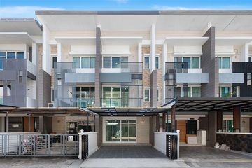 3 Bedroom Townhouse for sale in Nuan Chan, Bangkok
