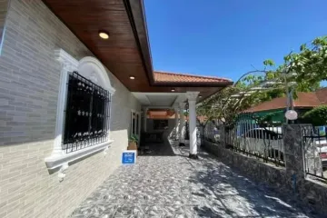 3 Bedroom House for sale in Chonburi