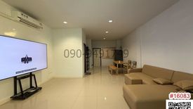 3 Bedroom Condo for rent in Saphan Sung, Bangkok