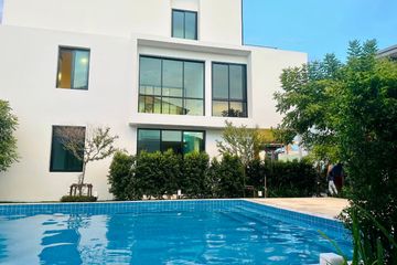 4 Bedroom House for rent in Phra Khanong Nuea, Bangkok