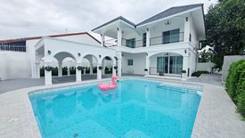 5 Bedroom Villa for sale in Na Kluea, Chonburi