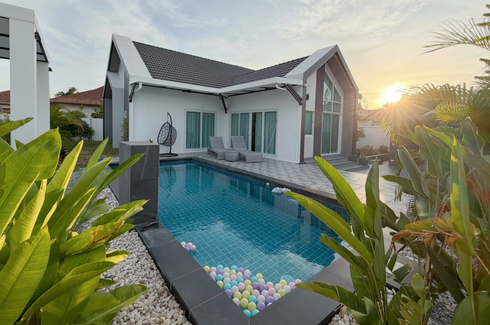 3 Bedroom Villa for sale in Na Kluea, Chonburi