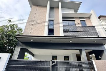3 Bedroom House for rent in Phra Khanong Nuea, Bangkok