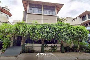 2 Bedroom Townhouse for sale in Phlapphla, Bangkok