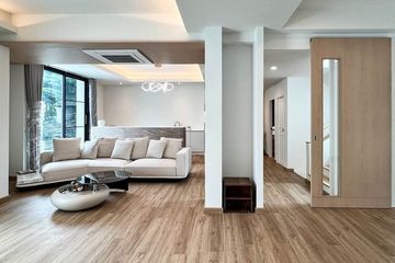 5 Bedroom Townhouse for rent in Khlong Tan Nuea, Bangkok