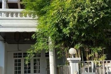 4 Bedroom House for rent in Huai Khwang, Bangkok near MRT Phra Ram 9