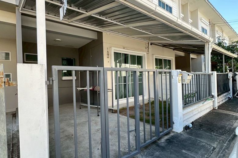 3 Bedroom Condo For Rent