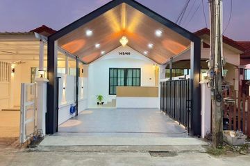 3 Bedroom Townhouse for sale in Na Kluea, Chonburi