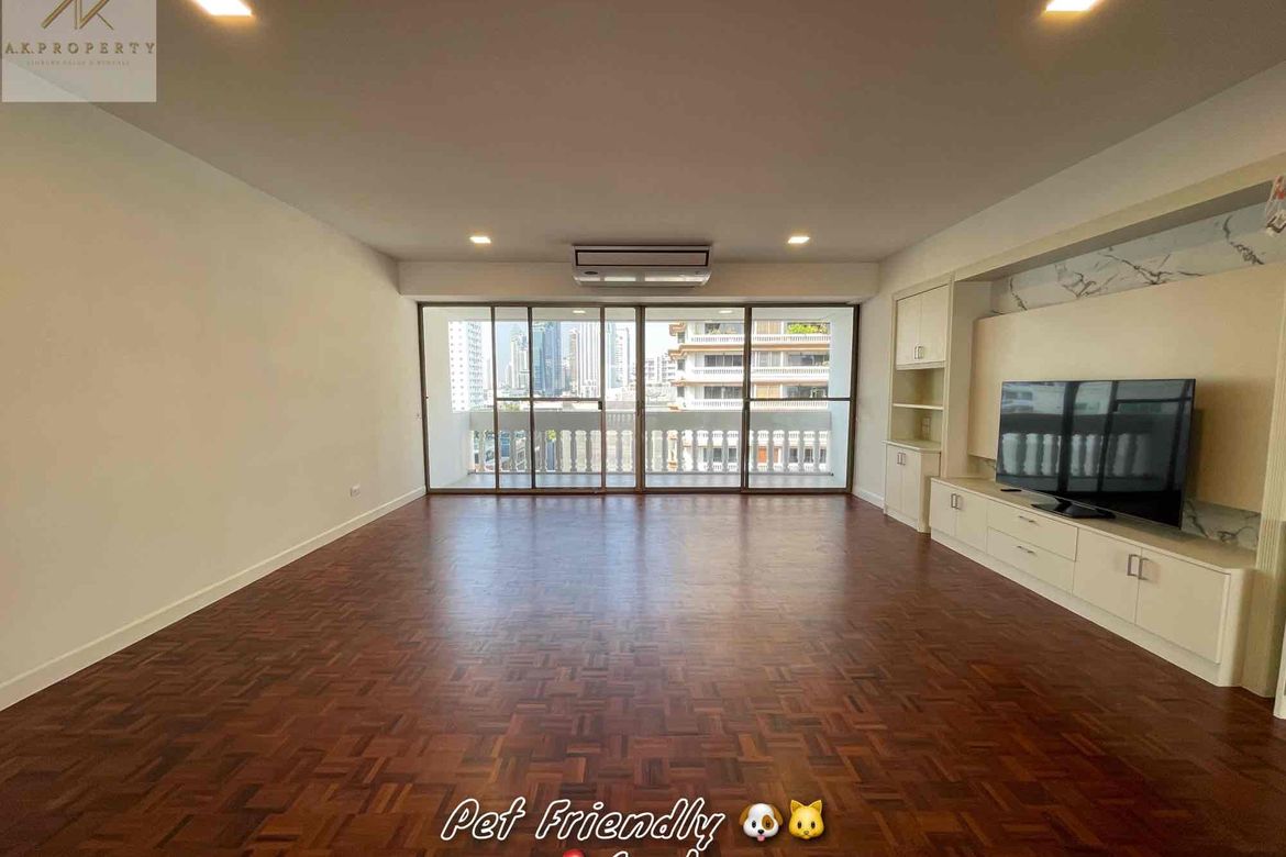 Modern Classic Renovated Unit