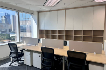 Office for rent in All Seasons Place, Lumpini, Bangkok near BTS Ploen Chit