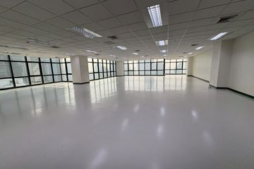 Office for rent in Silom, Bangkok near BTS Sala Daeng