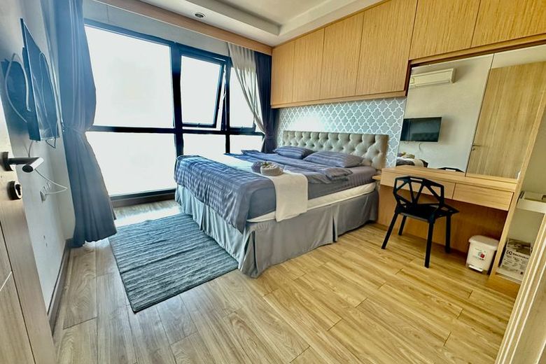 1 Bedroom Condo