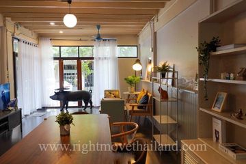 3 Bedroom Townhouse for rent in Khlong Tan Nuea, Bangkok