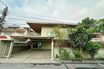 3 Bedroom House for rent in Khlong Tan Nuea, Bangkok