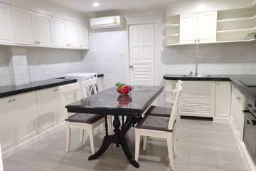 2 Bedroom Serviced Apartment for rent in Khlong Tan Nuea, Bangkok near BTS Phrom Phong