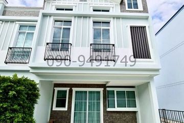 3 Bedroom Townhouse for rent in Dokmai, Bangkok