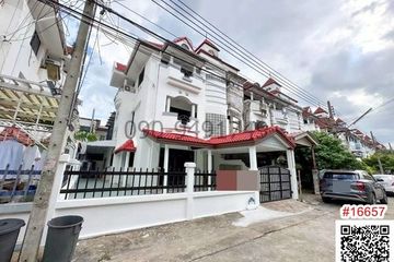 5 Bedroom Townhouse for rent in Bang Chak, Bangkok