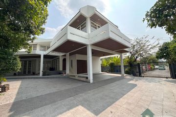 4 Bedroom House for rent in Phra Khanong Nuea, Bangkok